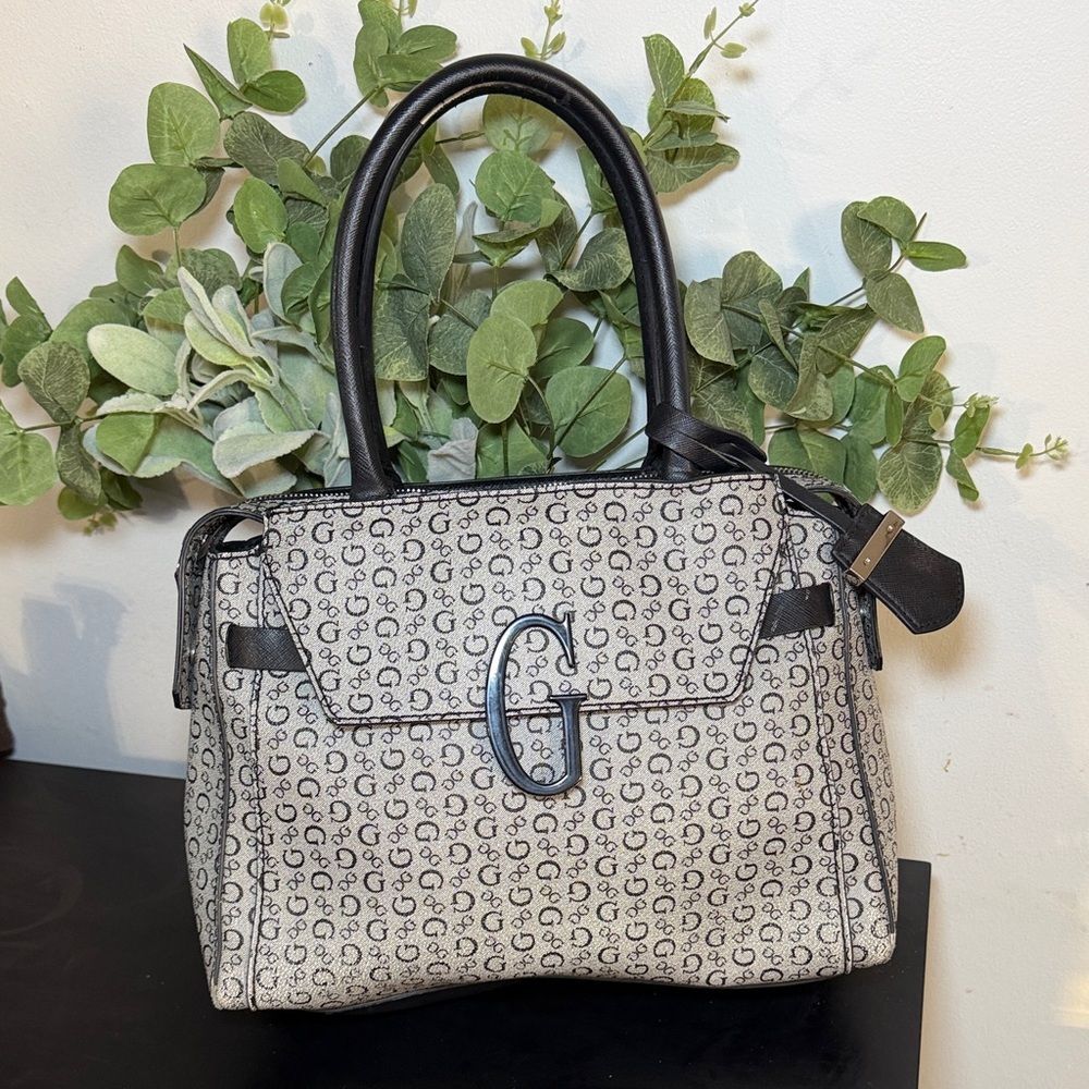 Guess Women's Black and Grey Bag